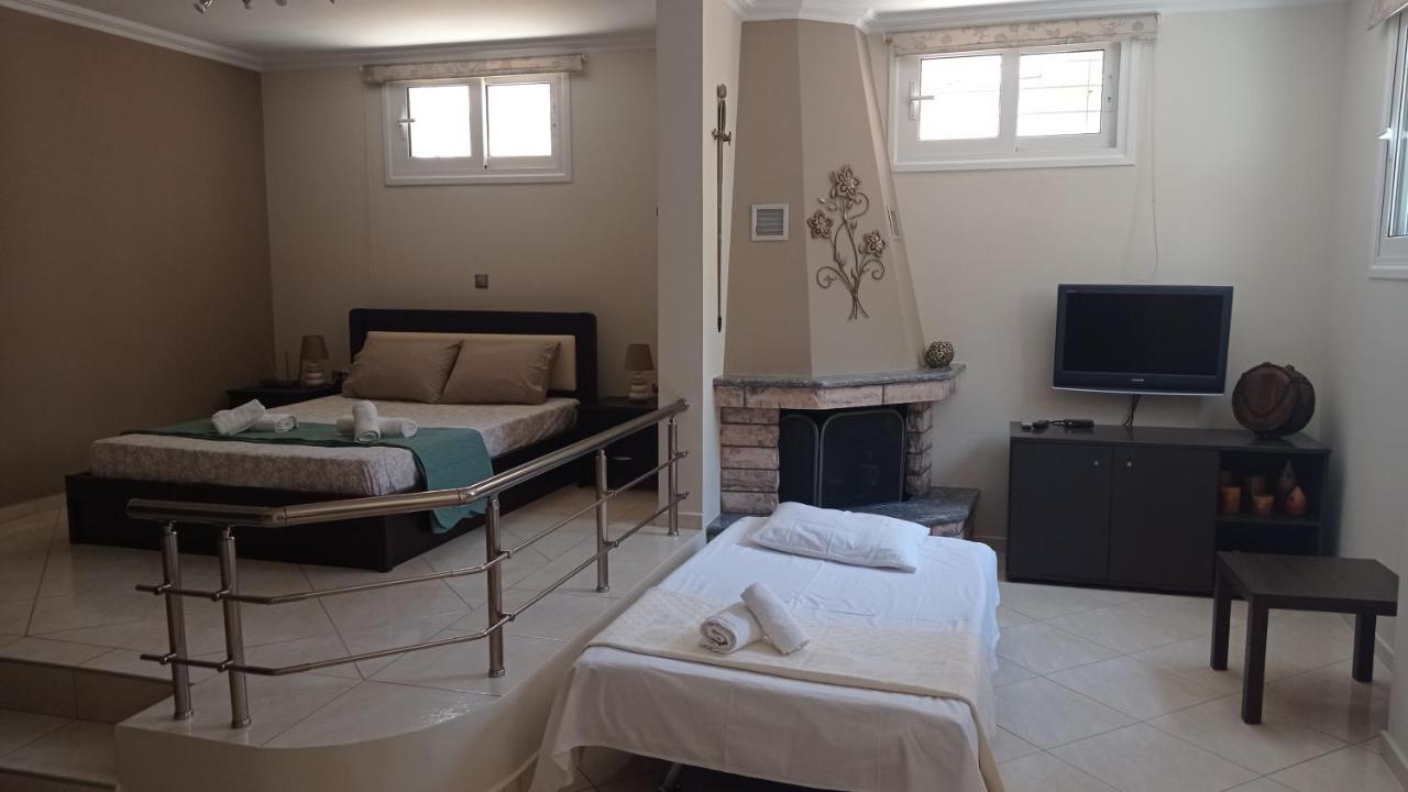 Elena Apartamento Loútsa Exterior foto